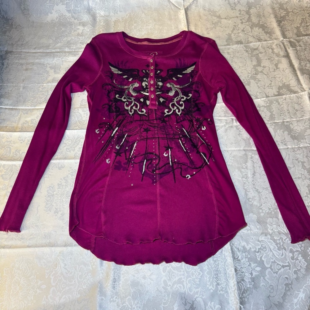 Elegant Fuchsia Long Sleeve Top With Artistic Design